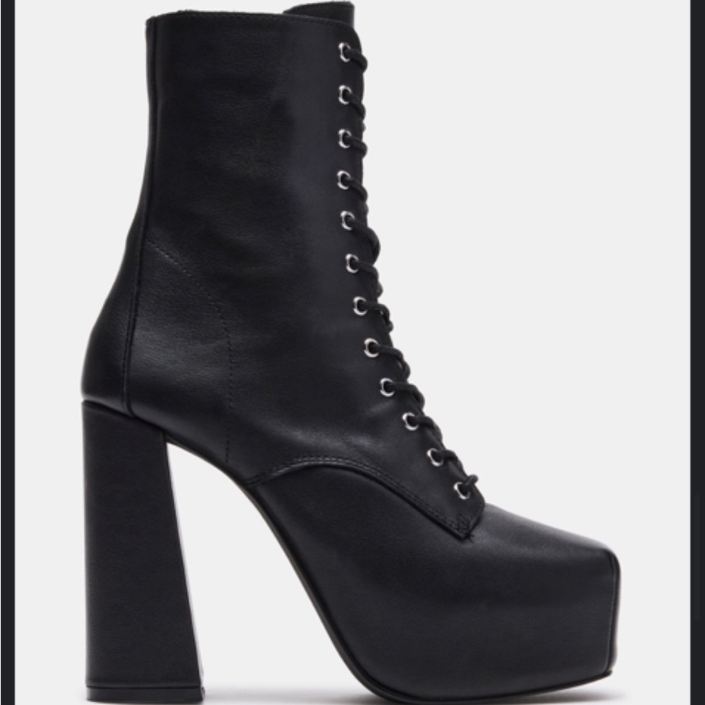 Steve Madden boot